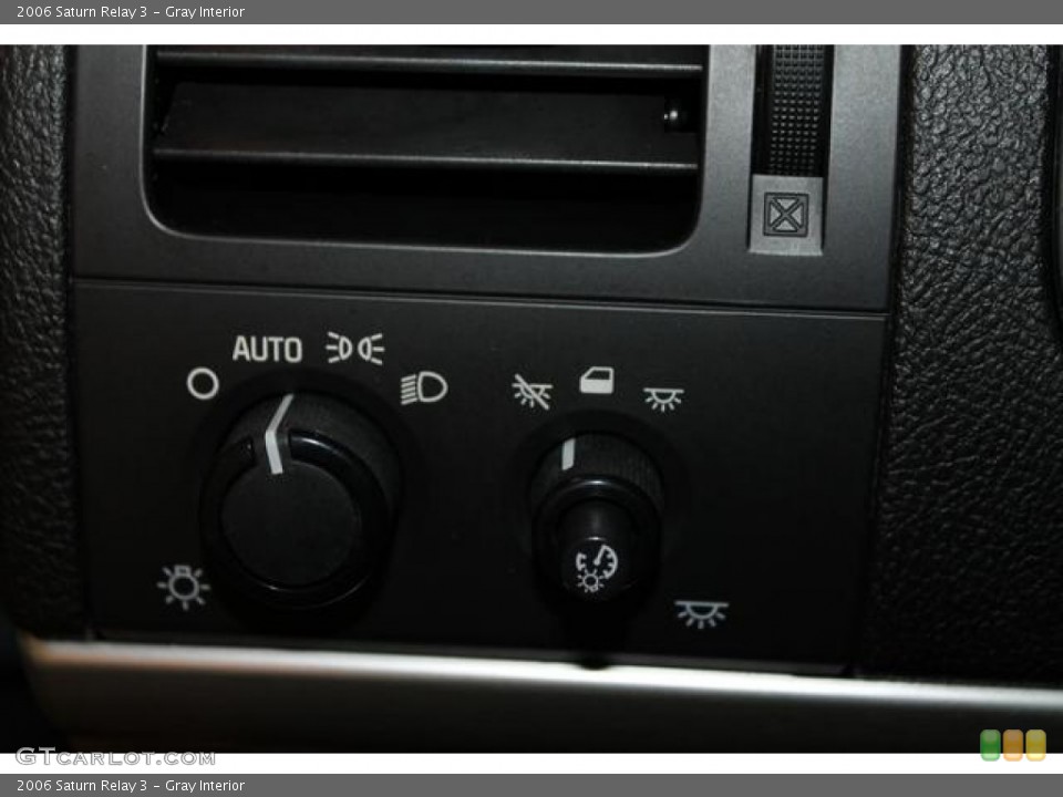 Gray Interior Controls for the 2006 Saturn Relay 3 #76029570
