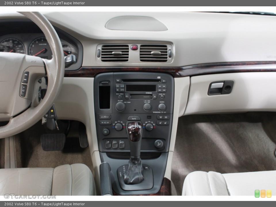 Taupe/LightTaupe Interior Dashboard for the 2002 Volvo S80 T6 #76033179