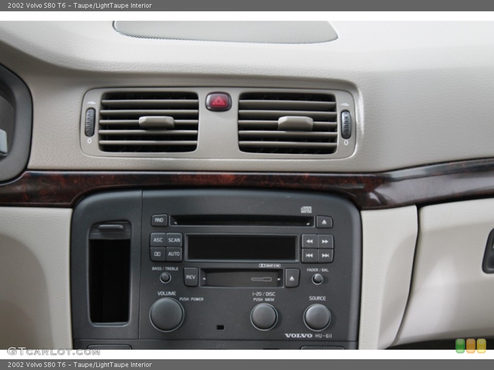 Taupe/LightTaupe Interior Controls for the 2002 Volvo S80 T6 #76033197