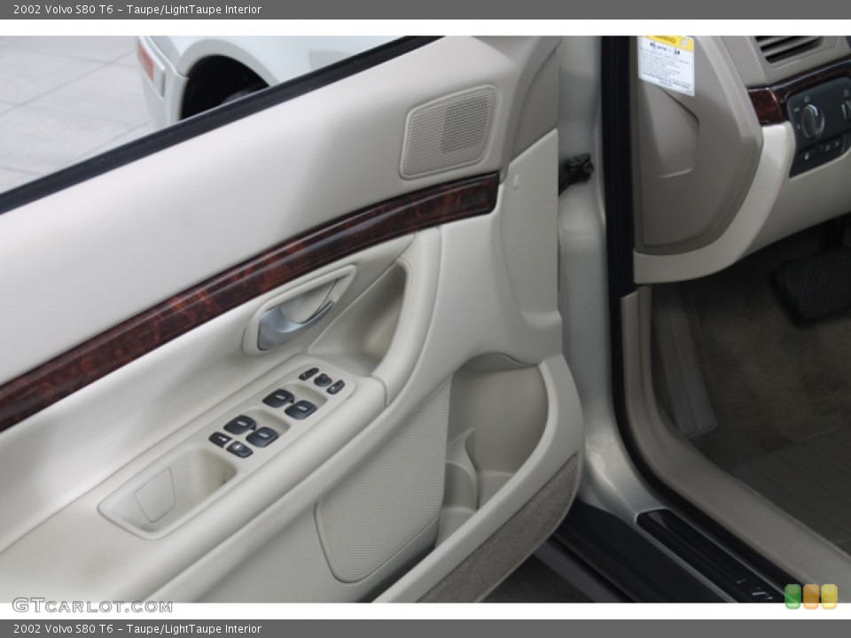 Taupe/LightTaupe Interior Controls for the 2002 Volvo S80 T6 #76033326