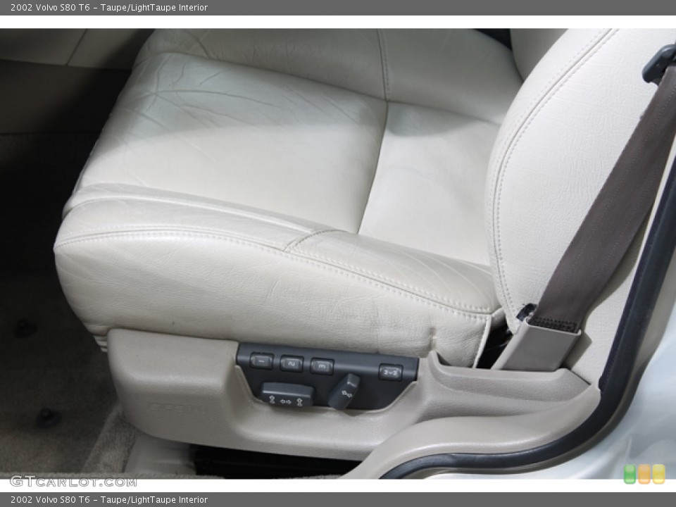 Taupe/LightTaupe Interior Controls for the 2002 Volvo S80 T6 #76033347