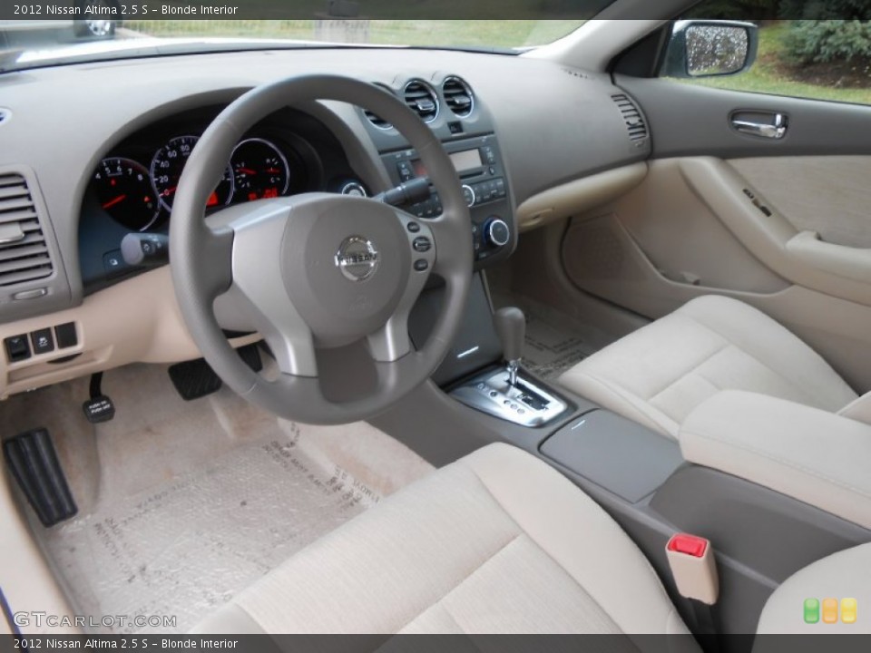 Blonde 2012 Nissan Altima Interiors