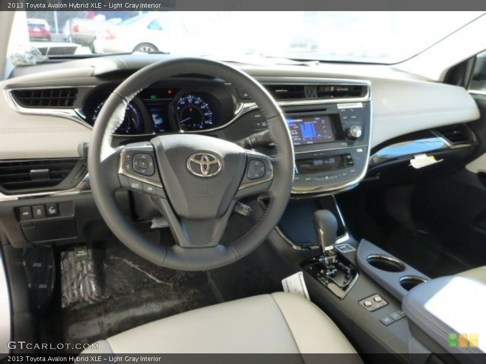 Light Gray Interior Dashboard for the 2013 Toyota Avalon Hybrid XLE #76078073