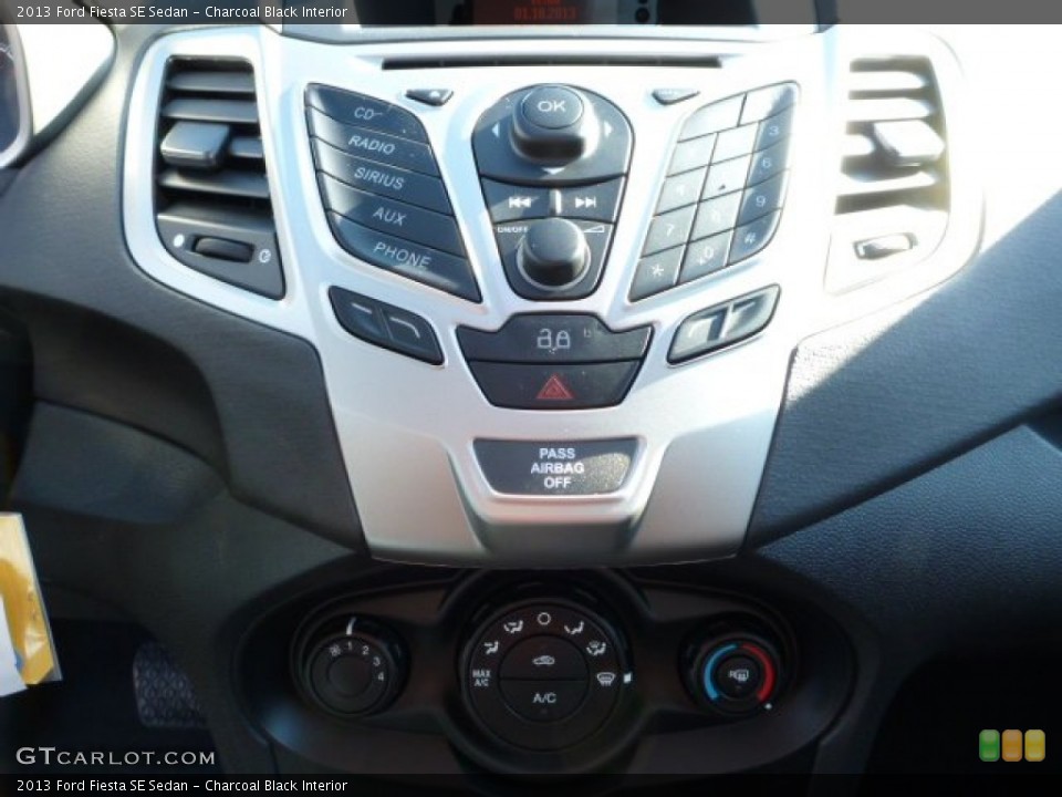 Charcoal Black Interior Controls for the 2013 Ford Fiesta SE Sedan #76084739