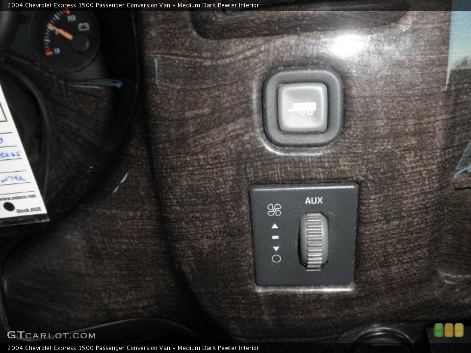 Medium Dark Pewter Interior Controls for the 2004 Chevrolet Express 1500 Passenger Conversion Van #76117724