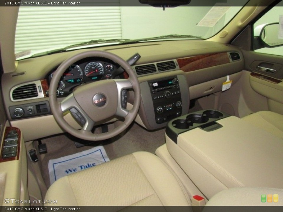 Light Tan Interior Photo for the 2013 GMC Yukon XL SLE #76130049