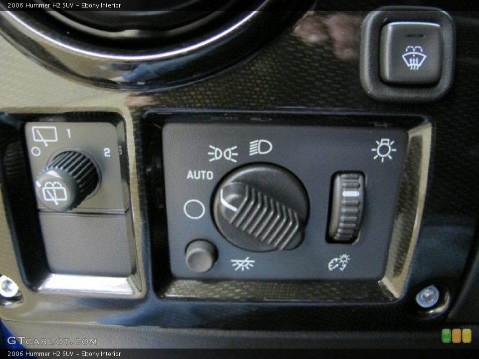 Ebony Interior Controls for the 2006 Hummer H2 SUV #76143861