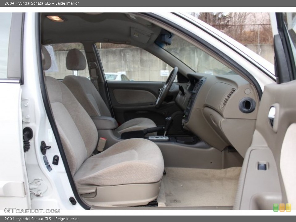 Beige Interior Photo for the 2004 Hyundai Sonata GLS #76194209