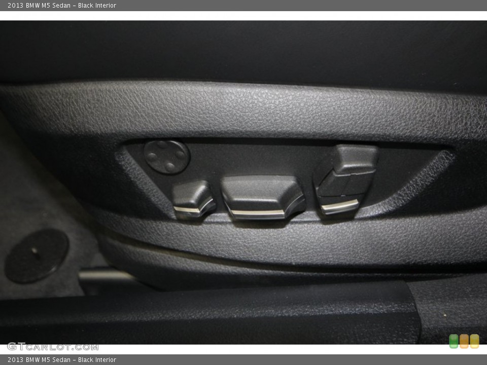 Black Interior Controls for the 2013 BMW M5 Sedan #76195421