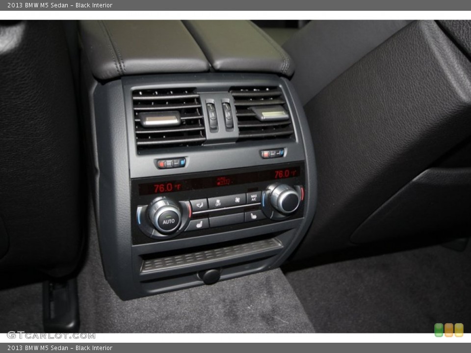 Black Interior Controls for the 2013 BMW M5 Sedan #76195625