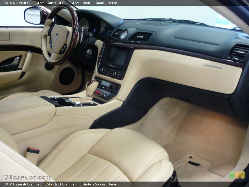 Sabbia Interior Dashboard for the 2010 Maserati GranTurismo  #76218627