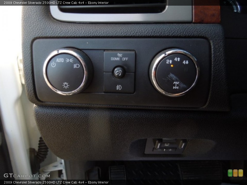 Ebony Interior Controls for the 2009 Chevrolet Silverado 2500HD LTZ Crew Cab 4x4 #76241870
