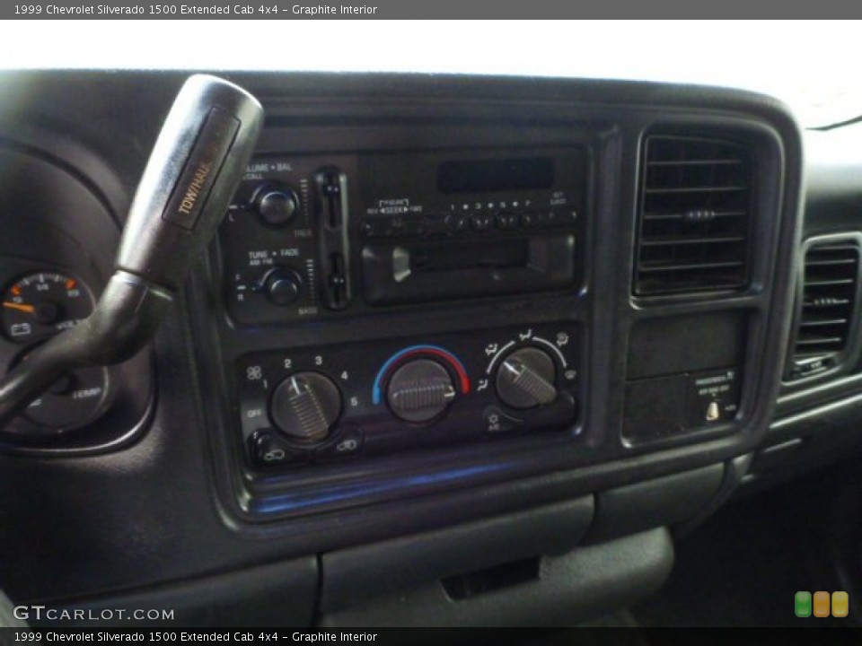 Graphite Interior Controls for the 1999 Chevrolet Silverado 1500 Extended Cab 4x4 #76243526