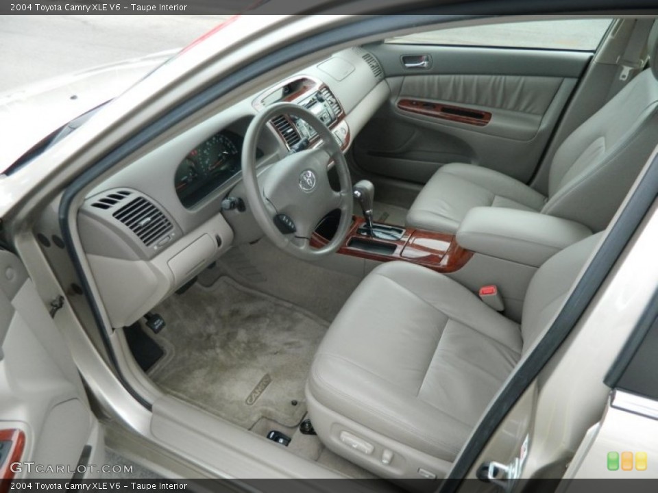 Taupe Interior Photo for the 2004 Toyota Camry XLE V6 #76246940