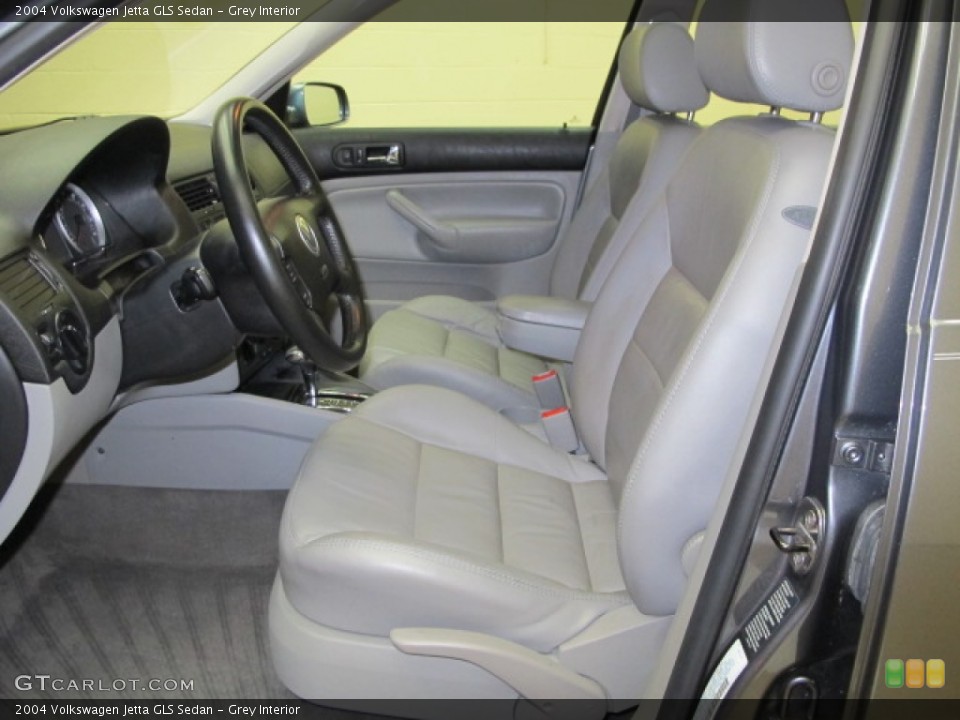 Grey Interior Front Seat for the 2004 Volkswagen Jetta GLS Sedan #76247024