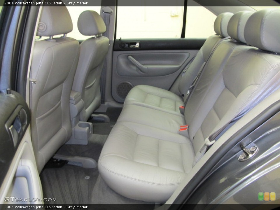 Grey Interior Rear Seat for the 2004 Volkswagen Jetta GLS Sedan #76247065
