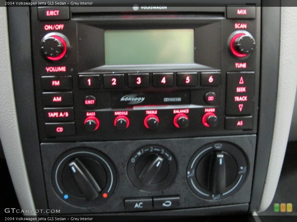 Grey Interior Controls for the 2004 Volkswagen Jetta GLS Sedan #76247231