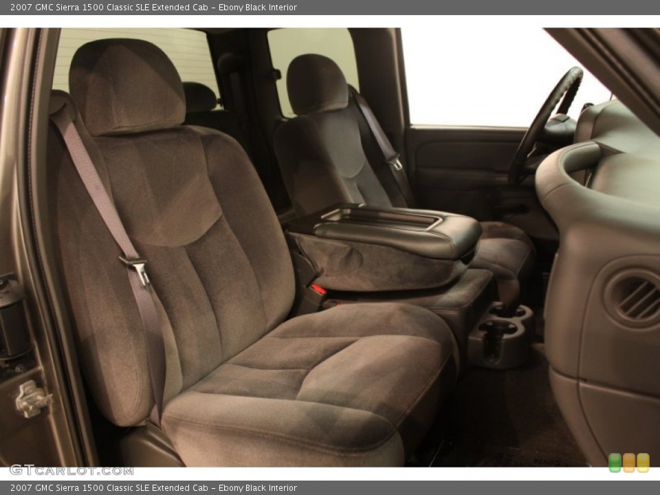 Ebony Black Interior Photo for the 2007 GMC Sierra 1500 Classic SLE Extended Cab #76251423
