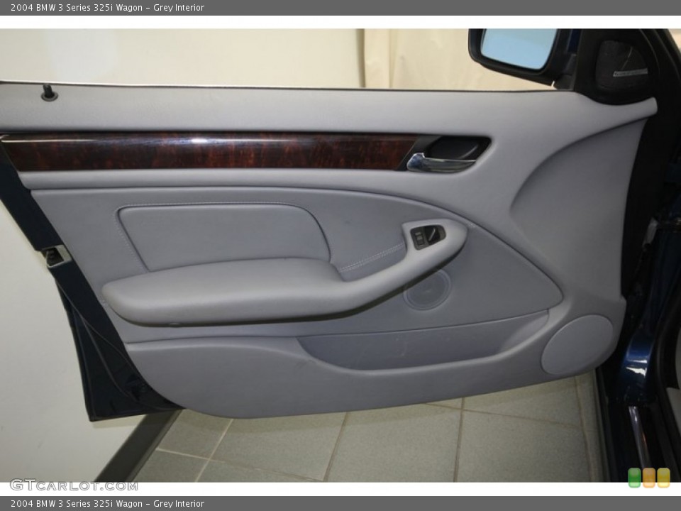 Grey Interior Door Panel for the 2004 BMW 3 Series 325i Wagon #76264937