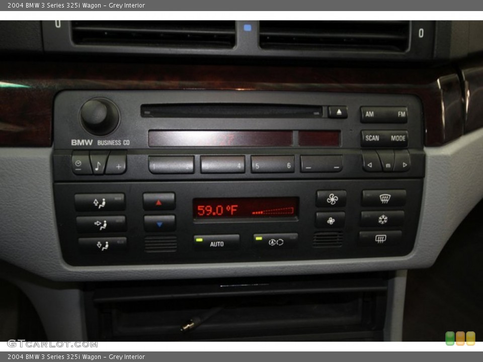 Grey Interior Controls for the 2004 BMW 3 Series 325i Wagon #76265036