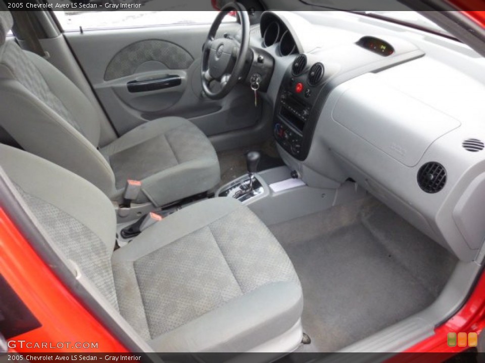 Gray Interior Photo for the 2005 Chevrolet Aveo LS Sedan #76294406