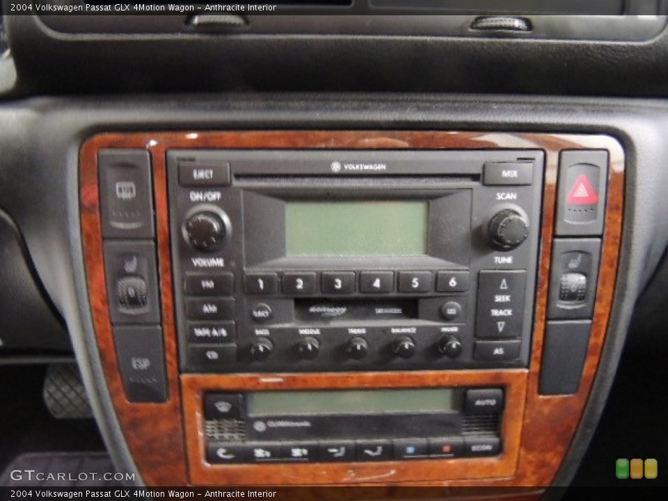 Anthracite Interior Controls for the 2004 Volkswagen Passat GLX 4Motion Wagon #76300201