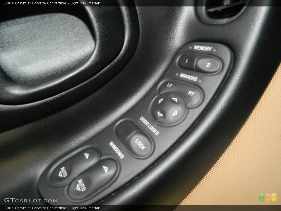 Light Oak Interior Controls for the 2004 Chevrolet Corvette Convertible #76307589