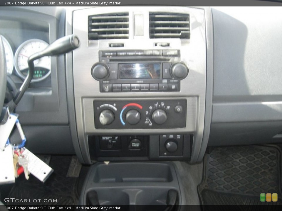 Medium Slate Gray Interior Controls for the 2007 Dodge Dakota SLT Club Cab 4x4 #76313112