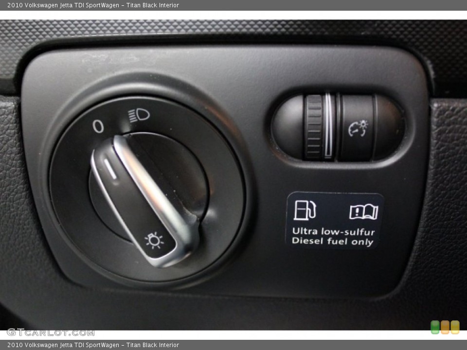 Titan Black Interior Controls for the 2010 Volkswagen Jetta TDI SportWagen #76324652