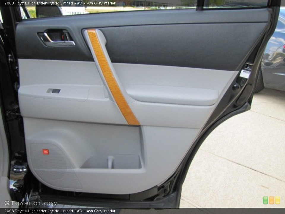 Ash Gray Interior Door Panel for the 2008 Toyota Highlander Hybrid Limited 4WD #76347757