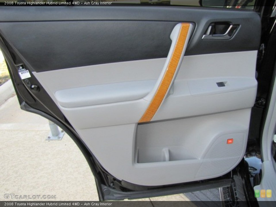 Ash Gray Interior Door Panel for the 2008 Toyota Highlander Hybrid Limited 4WD #76347772