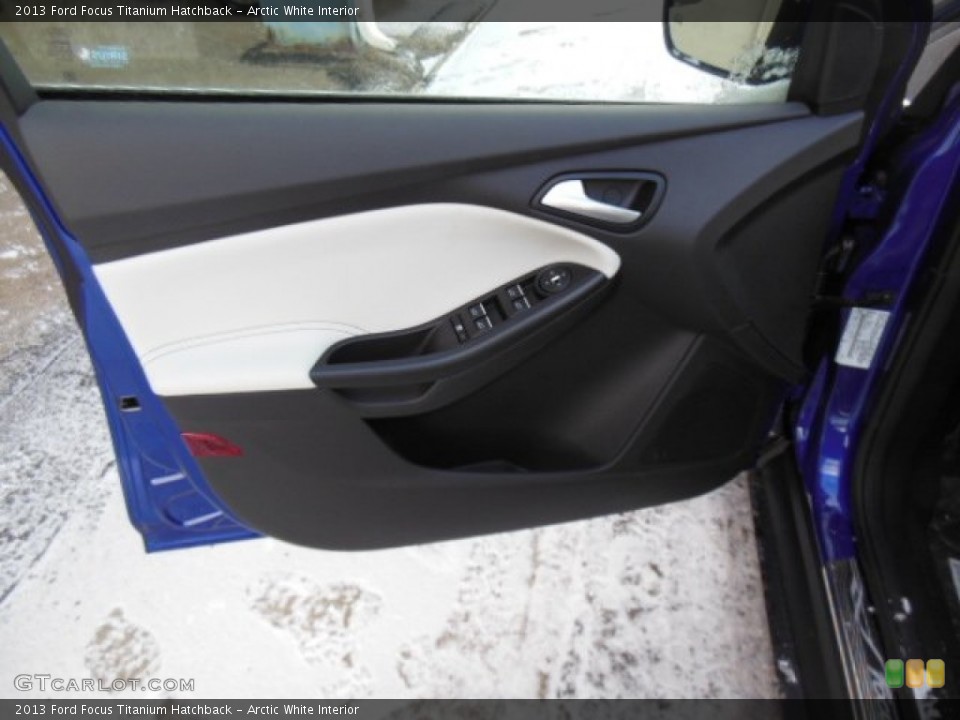 Arctic White Interior Door Panel for the 2013 Ford Focus Titanium Hatchback #76350785