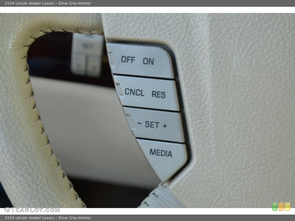 Dove Grey Interior Controls for the 2004 Lincoln Aviator Luxury #76371133