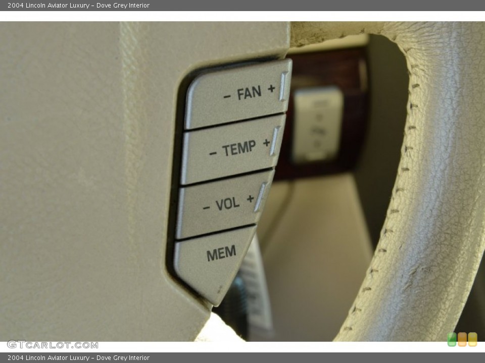 Dove Grey Interior Controls for the 2004 Lincoln Aviator Luxury #76371148