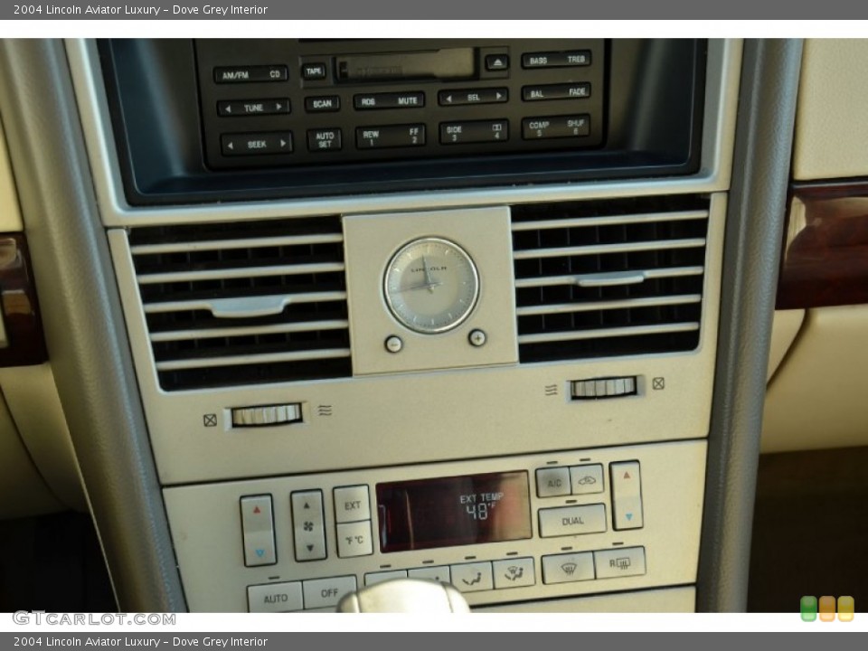 Dove Grey Interior Controls for the 2004 Lincoln Aviator Luxury #76371205