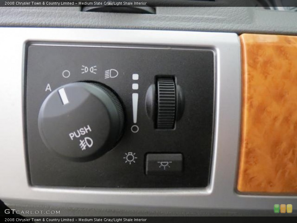 Medium Slate Gray/Light Shale Interior Controls for the 2008 Chrysler Town & Country Limited #76375747