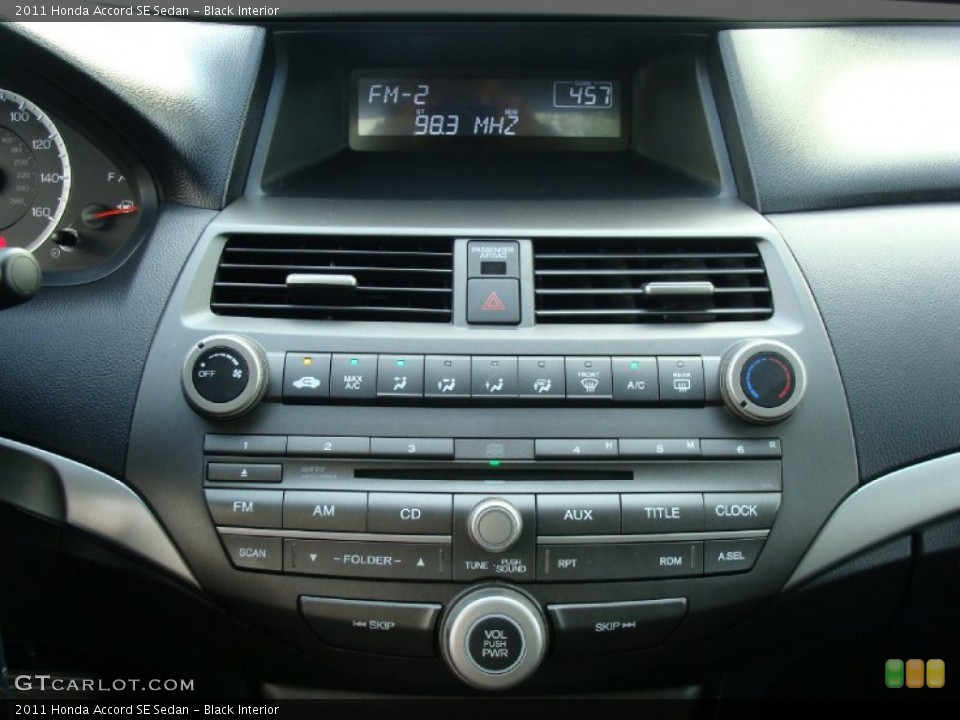 Black Interior Controls for the 2011 Honda Accord SE Sedan #76378500