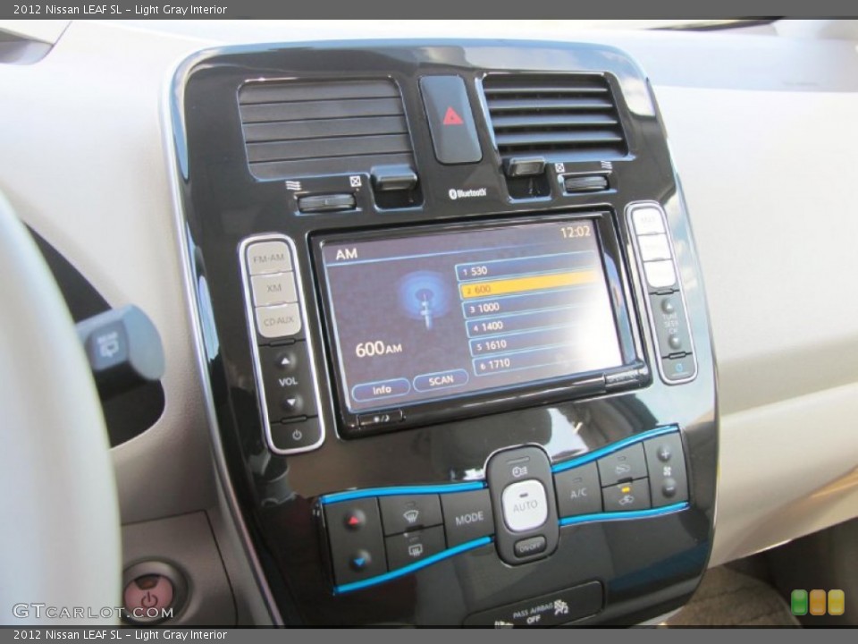 Light Gray Interior Controls for the 2012 Nissan LEAF SL #76384139
