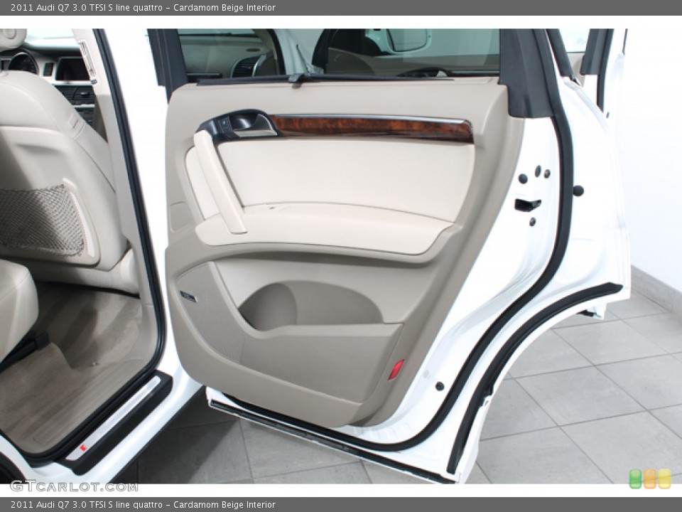Cardamom Beige Interior Door Panel for the 2011 Audi Q7 3.0 TFSI S line quattro #76385863