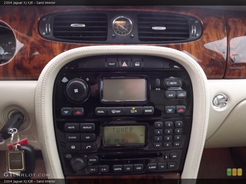 Sand Interior Controls for the 2004 Jaguar XJ XJ8 #76395117