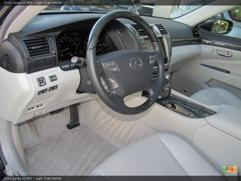 Light Gray Interior Photo for the 2011 Lexus LS 460 #76399395