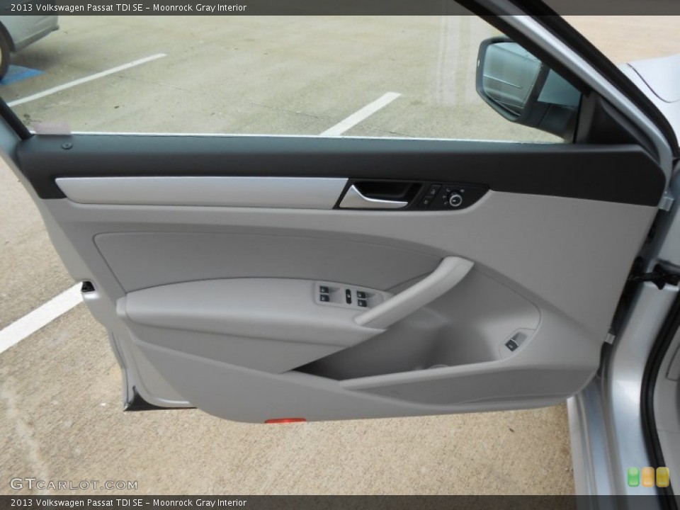 Moonrock Gray Interior Door Panel for the 2013 Volkswagen Passat TDI SE #76427171