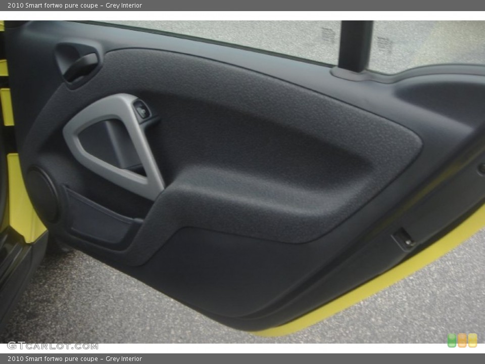 Grey Interior Door Panel for the 2010 Smart fortwo pure coupe #76427214