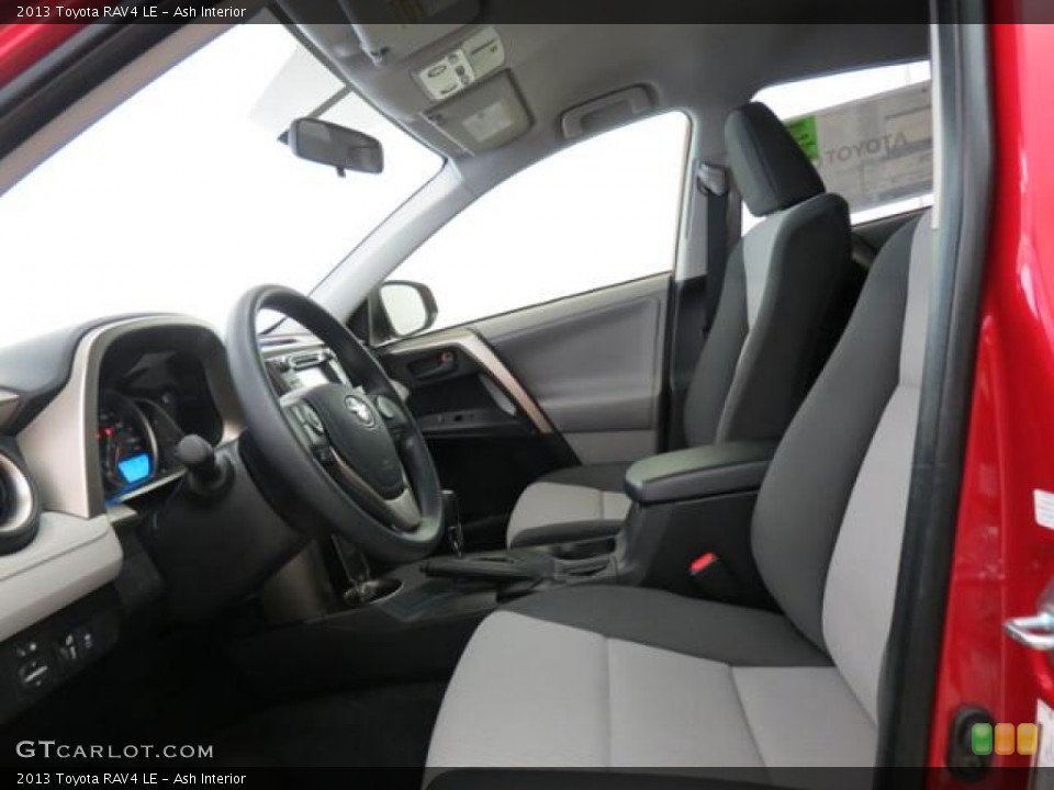 Ash Interior Photo for the 2013 Toyota RAV4 LE #76433019