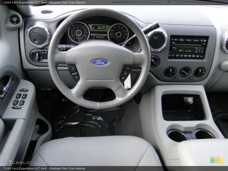 Medium Flint Grey Interior Dashboard for the 2006 Ford Expedition XLT 4x4 #76445072