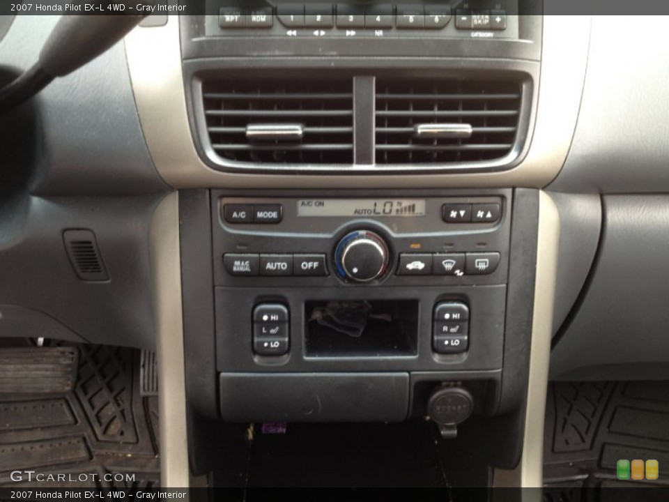 Gray Interior Controls for the 2007 Honda Pilot EX-L 4WD #76453452