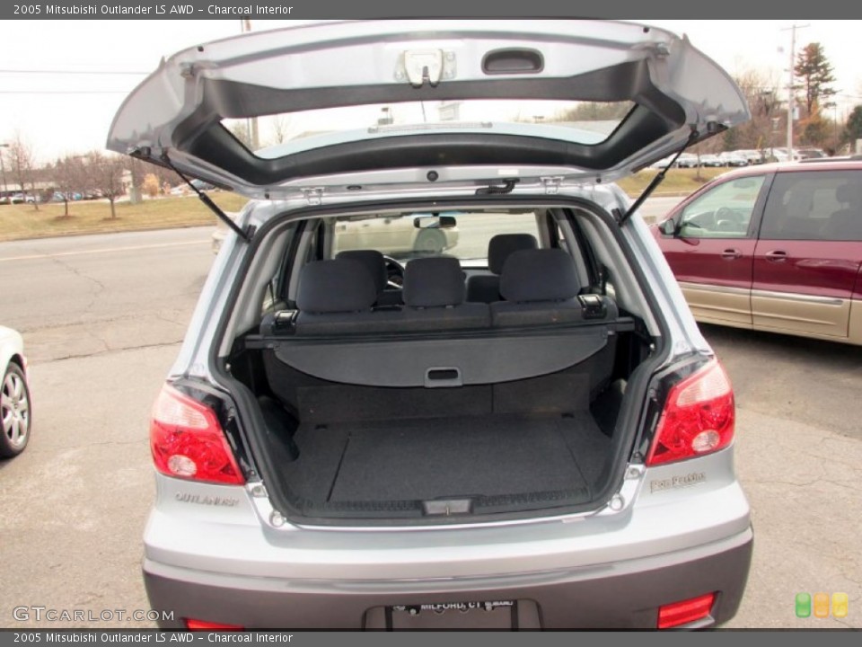 Charcoal Interior Trunk for the 2005 Mitsubishi Outlander LS AWD #76459910