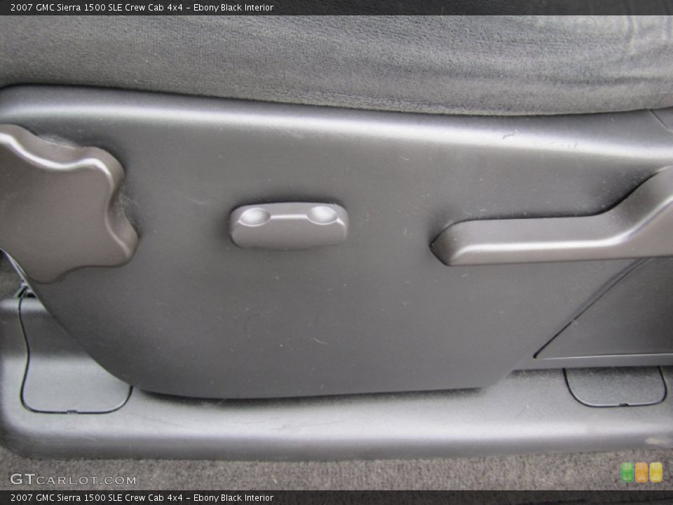 Ebony Black Interior Controls for the 2007 GMC Sierra 1500 SLE Crew Cab 4x4 #76463108