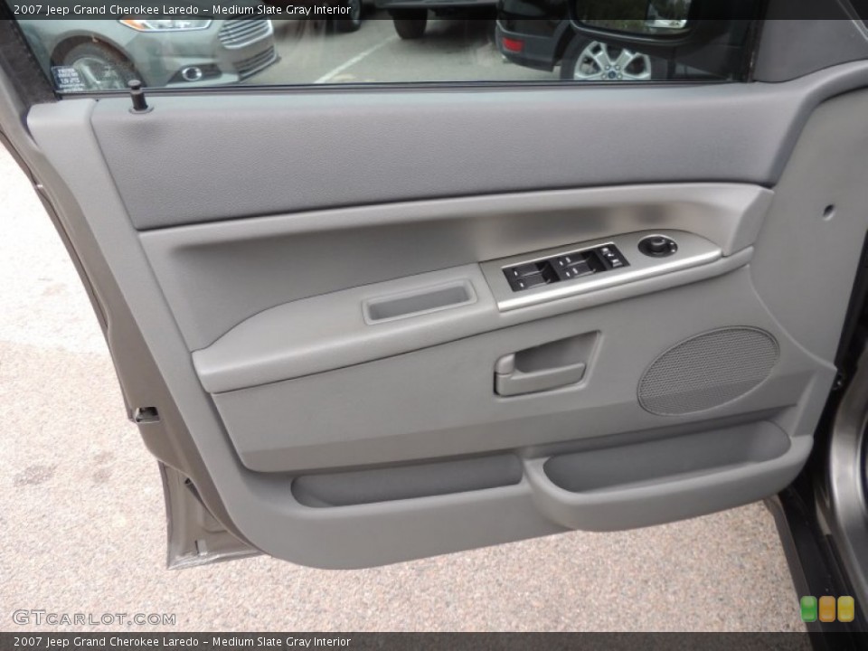 Medium Slate Gray Interior Door Panel for the 2007 Jeep Grand Cherokee Laredo #76464929