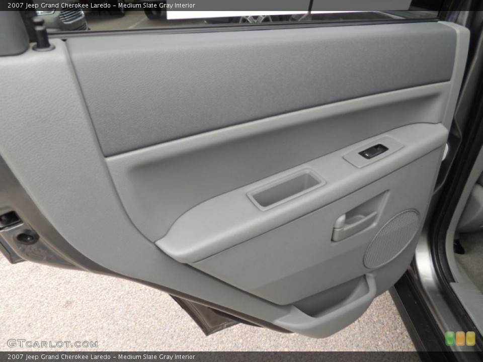 Medium Slate Gray Interior Door Panel for the 2007 Jeep Grand Cherokee Laredo #76464979